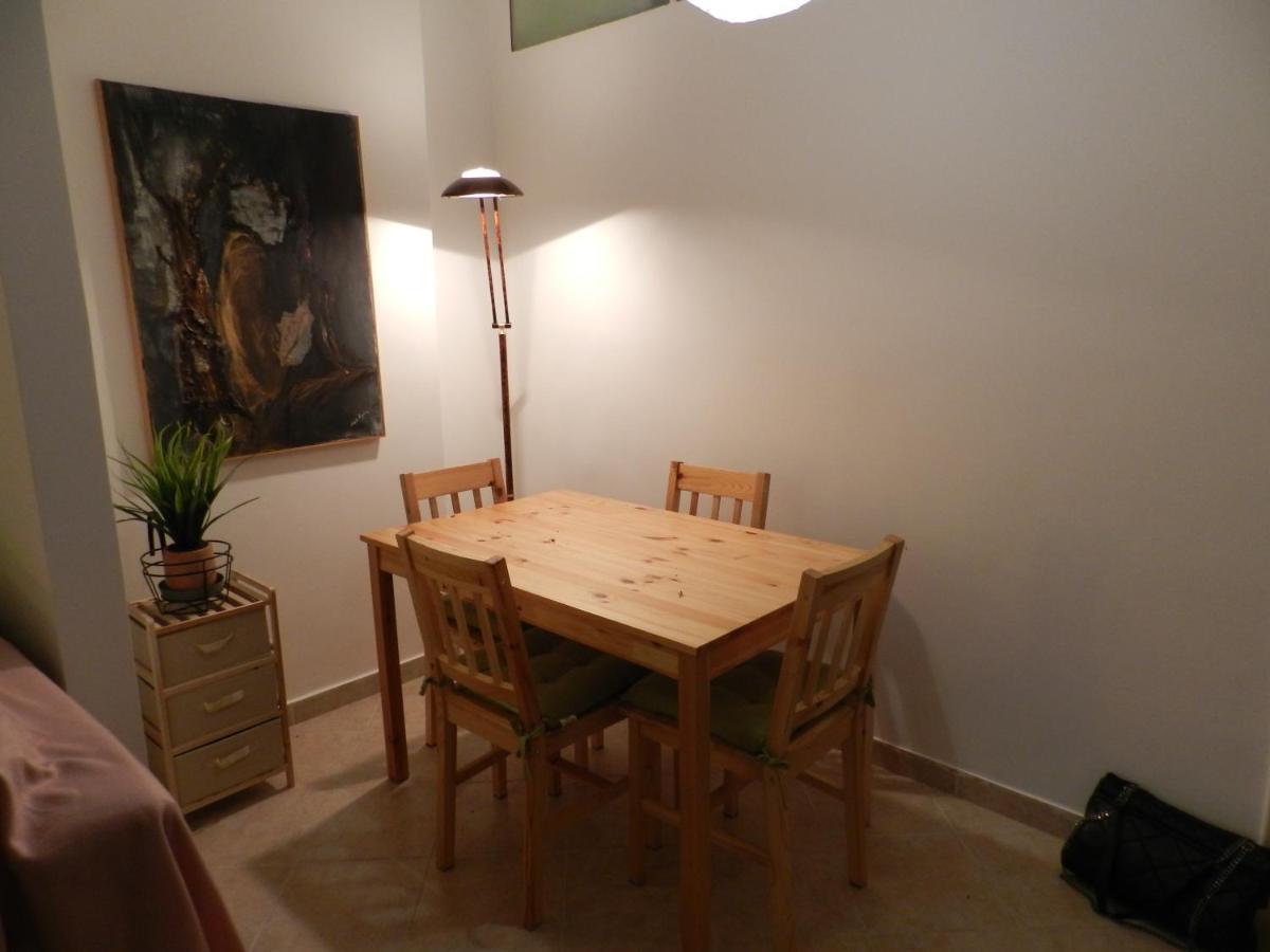 Vasia'S Cosy Apartment In Athens, "Pedion Tou Areos", Close To Center Zewnętrze zdjęcie